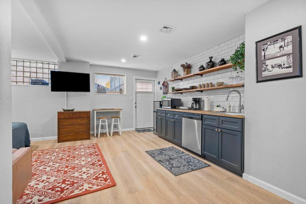 Trendy & Hip South Side Studio Walk To Downtown بيتسبرغ المظهر الخارجي الصورة
