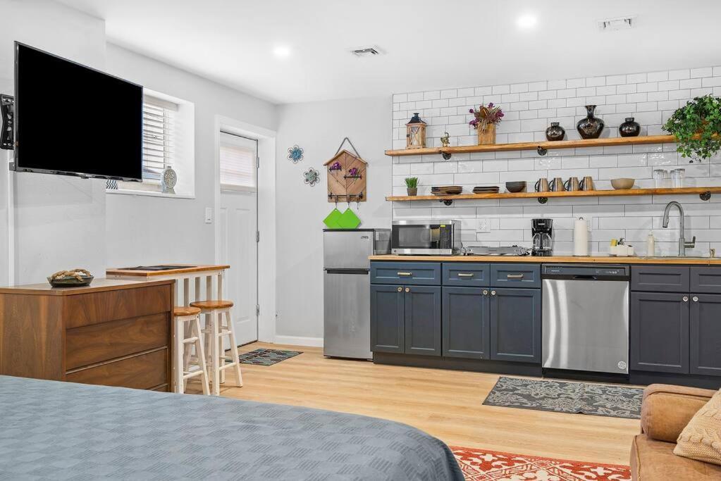 Trendy & Hip South Side Studio Walk To Downtown بيتسبرغ المظهر الخارجي الصورة